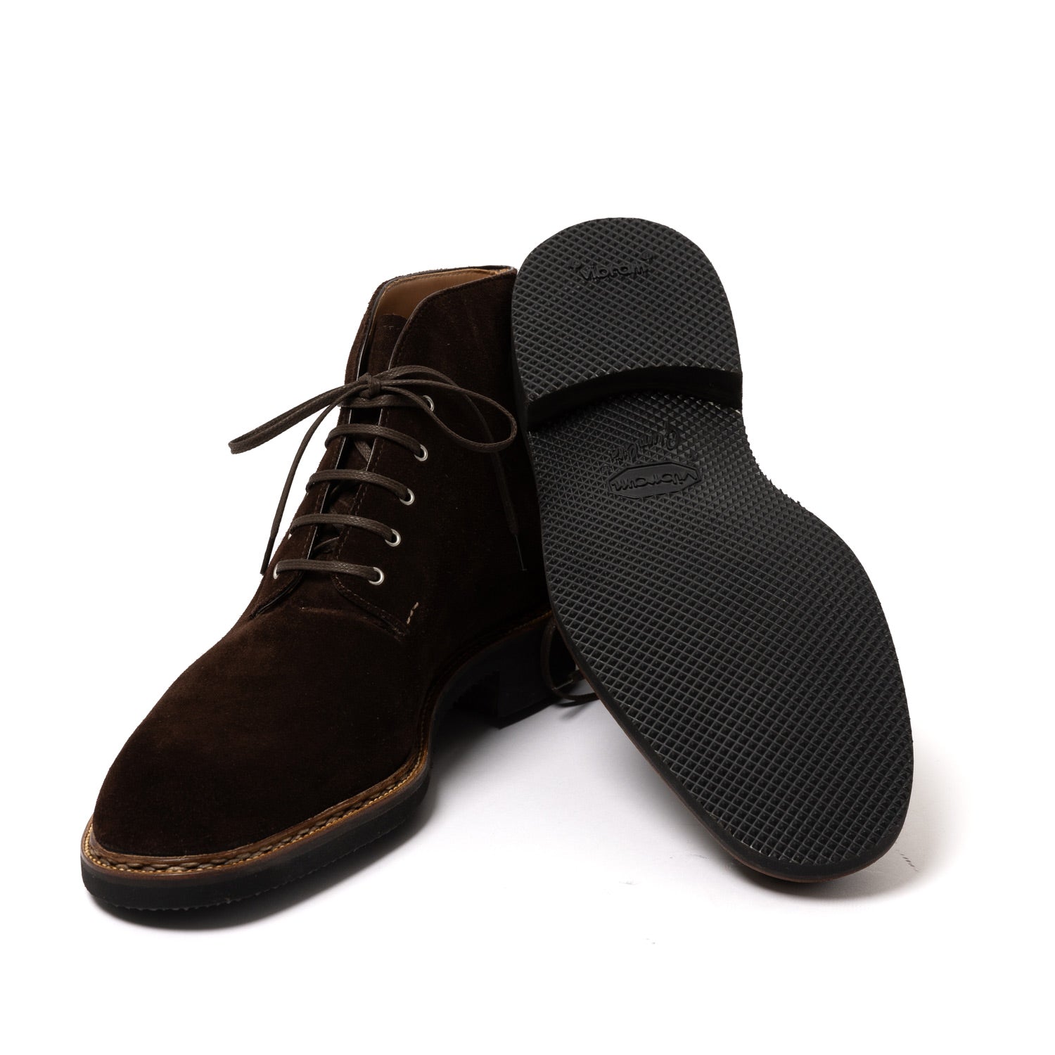 Boot "Handstitched Ankle" aus dunkelbraunem Rauhleder - reine Handarbeit